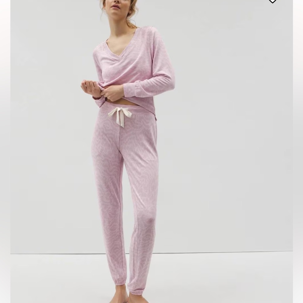 SOMA SUNDAY Banded Ankle Pajama Set